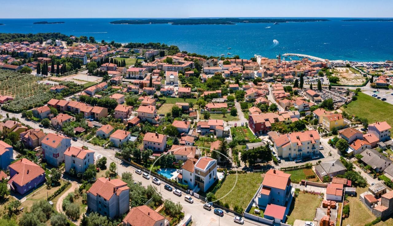 Villa Elena Deluxe Mit Whirlpool Und Beheiztem Pool Am Meer Und Wunderschoenen Blick Auf Die Brijuni Inseln Fažana Exterior foto