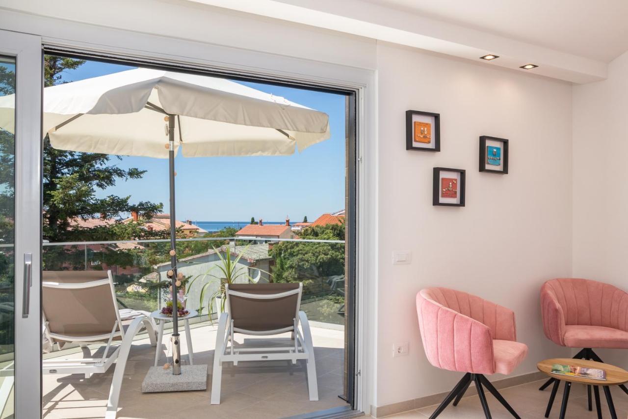Villa Elena Deluxe Mit Whirlpool Und Beheiztem Pool Am Meer Und Wunderschoenen Blick Auf Die Brijuni Inseln Fažana Exterior foto
