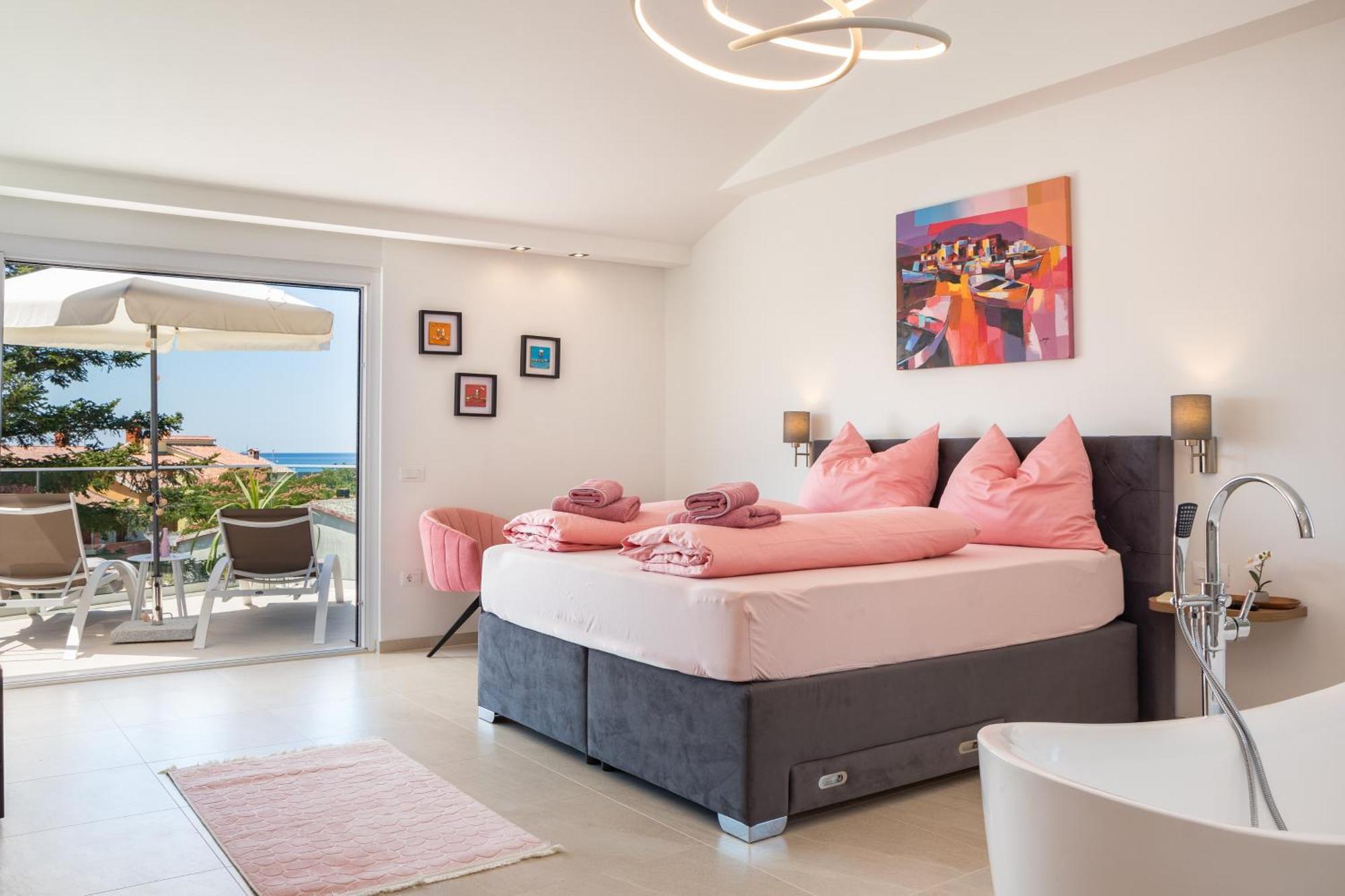 Villa Elena Deluxe Mit Whirlpool Und Beheiztem Pool Am Meer Und Wunderschoenen Blick Auf Die Brijuni Inseln Fažana Exterior foto